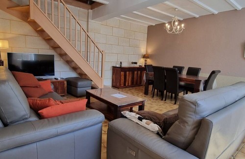 Gauriaguet House | Holiday Home 'Gîte Le Bijou' with Shared Pool, Wi-Fi and Air Conditioning