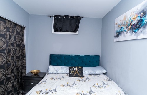 East Mount Airy Apartment | Newly renovated 2 bedroom apartment