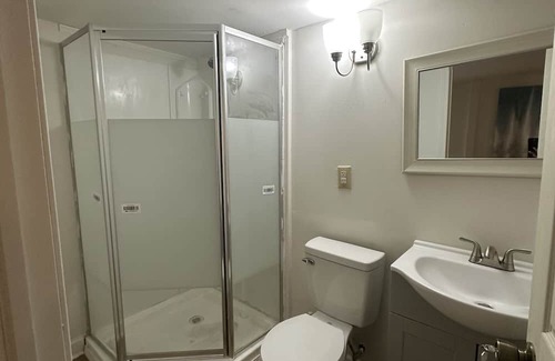 Easton House | Cozy and comfortable guest suite close to Easton and Airport.