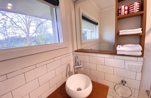 Chirnside Park House | Near Yarra Valley. Four bedrooms with one sunroom surrounded by nature's beauty.