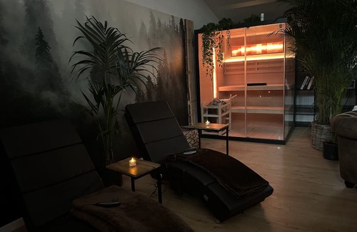 Ahlen Apartment | Luxuriöse Wellness Suite mit Whirlpool und Sauna