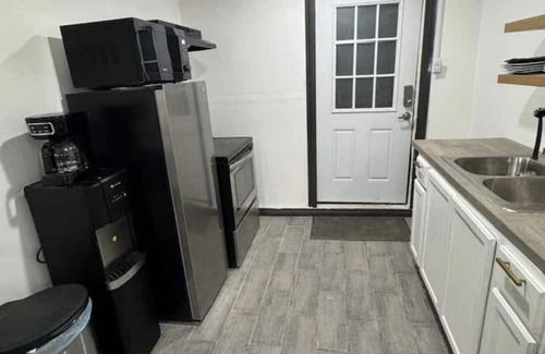 Queens Apartment | 15 Minutes from JFK & LaGuardia Airport. Nice loft Apartment
