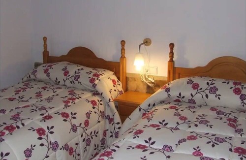 Moratalla House | Holiday Home 'Bosque De Hornillos' with Private Pool, Private Garden and Wi-Fi