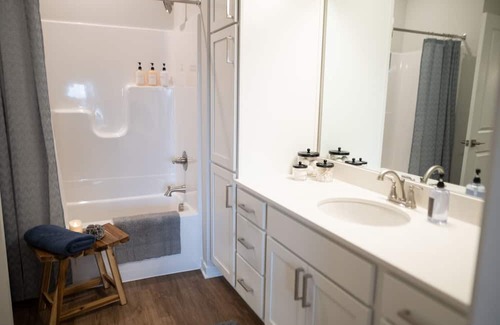 Northview Apartment | King Bed | 1.5 Bath | Apartment | NE Side GR