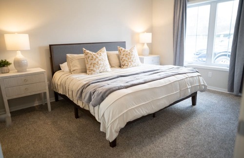 Northview Apartment | King Bed | 1.5 Bath | Apartment | NE Side GR