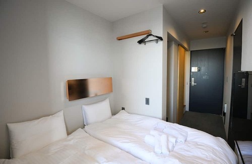 Nagaokakyo House | Compact single shower room Standard plan with bre / Nagaokakyo Kyōto