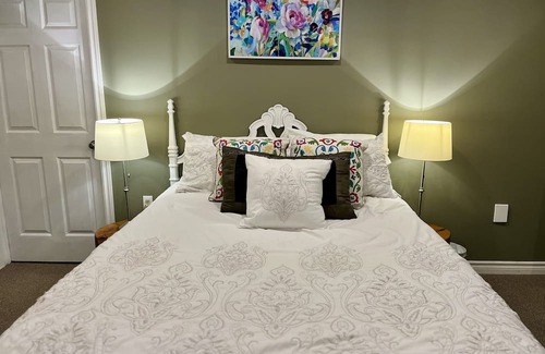 Bracebridge Bed & Breakfast | Private (One Room) Basement Bliss in Shared Home