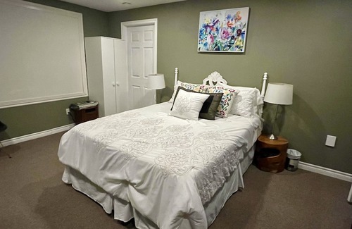 Bracebridge Bed & Breakfast | Private (One Room) Basement Bliss in Shared Home