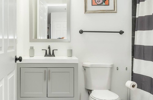 Cape Saint Claire House | Spacious basement apartment