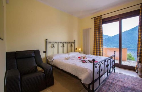 Cressogno House | Vacation home for 10 guests with 300m² in Valsolda (121082)