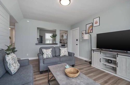 Cottage Line Apartment | *Waterview/Pool* Coastal Breeze Suite @ Salt & Sea