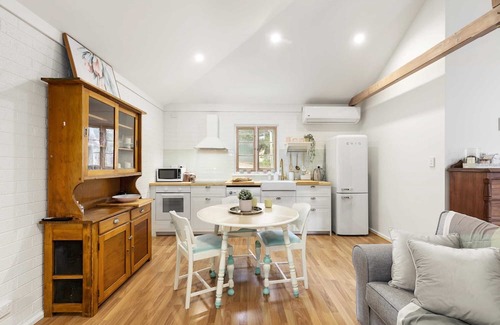 Willunga Apartment | "The Stables" at Strong Farmers Retreat Willunga