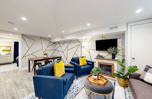 College Park Apartment | Home near downtown College Park with patio, streaming, kitchenette, W/D, & AC