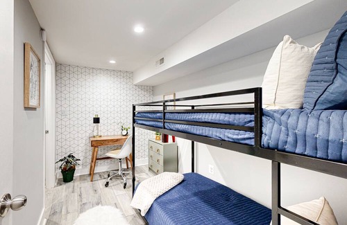 College Park Apartment | Home near downtown College Park with patio, streaming, kitchenette, W/D, & AC