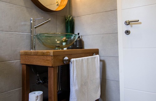 Komiza Apartment | Cozy 1-bedroom apartment with AC, WiFi, parking, terrace view, laundry
