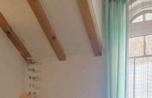 Komiza Apartment | Cozy 1-bedroom apartment with AC, WiFi, parking, terrace view, laundry