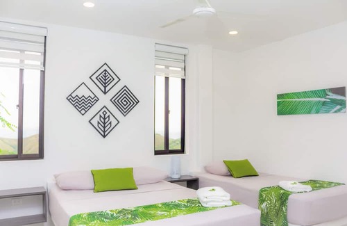 Carmen de Apicala Cabin | Espectacular Casa Campestre con Reserva Natural! 12 Personas 100% Equipada