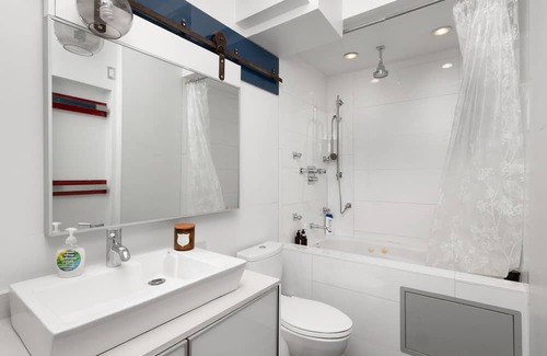 Old Toronto Condo | 930 SQ foot Authentic Loft in Parkdale