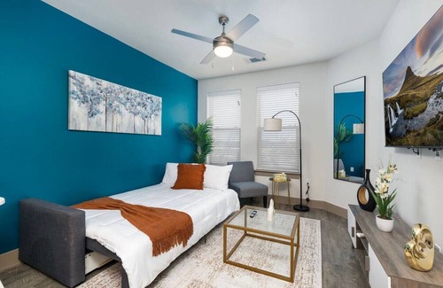 Lewisville Apartment | Luxurious Lakeside Retreat: 1BD Pool & Gym