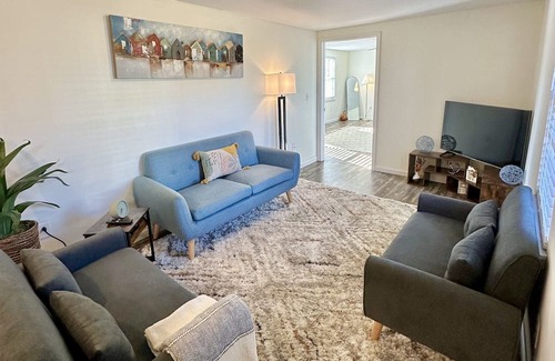 Fredericksburg Cottage | “Little Sligo” Downtown cottage.