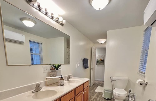 Fredericksburg Cottage | “Little Sligo” Downtown cottage.