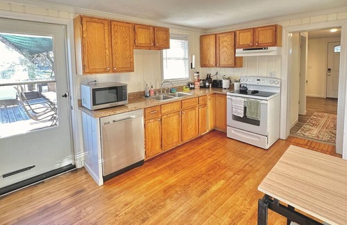 Fredericksburg Cottage | “Little Sligo” Downtown cottage.