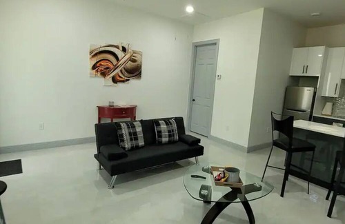 Buckingham Boat Rental | Lovely newbuilding 1 bedroom vacation parking freenn