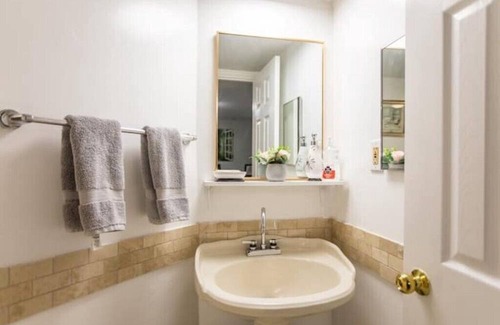 Kawartha Lakes Apartment | Country retreat- Tree farm stay