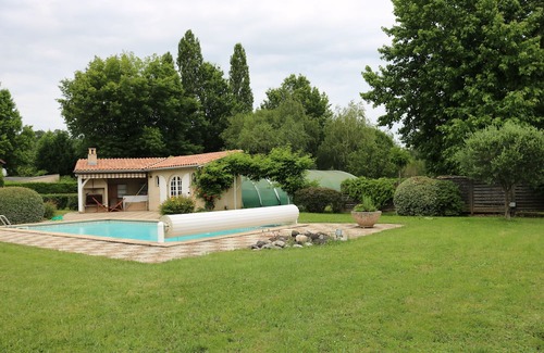 Bergerac House | Belle Maison de Famille Avec Piscine Dans son Écrin de Verdure Proche de Tout