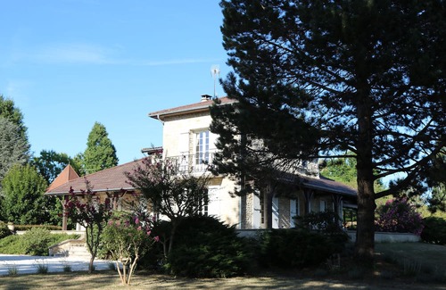 Bergerac House | Belle Maison de Famille Avec Piscine Dans son Écrin de Verdure Proche de Tout