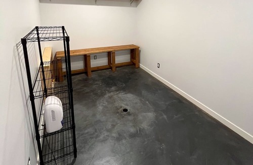 Sicamous House | 3 bedroom 2 bathroom with separate entrance and gear drying room.