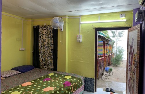 Diamond Harbour Cottage | Holud Pakhi