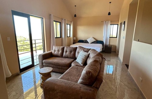 Samara House | 3Bdrm House w/Incredible Oceanview & Guesthouse