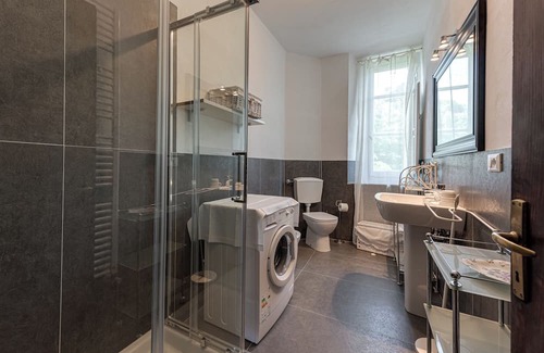 Londa Villa | Villa 'Luxury Apartment Vicino Firenze' with Private Garden, Balcony and Wi-Fi