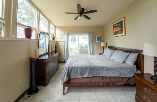 Punaluu House | Oceanfront Hawaii Family Beach House