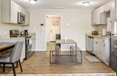 Cedar Crest Apartment | Luxe1BR w/ Private Patio - Near Dallas Zoo & Bishop Arts
