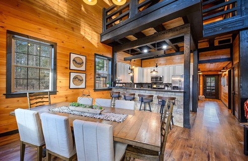 Hochatown Cabin | Cabin w/HotTub, Grill; Pets OK