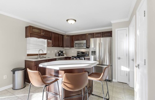 Fishers House | Fantastic 4 Bed - family Friendly! Quiet Retreat.