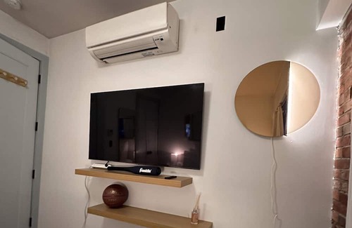 Crown Heights Apartment | Two bedroom cottage in the heart of central Brooklyn
