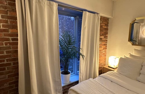 Crown Heights Apartment | Two bedroom cottage in the heart of central Brooklyn