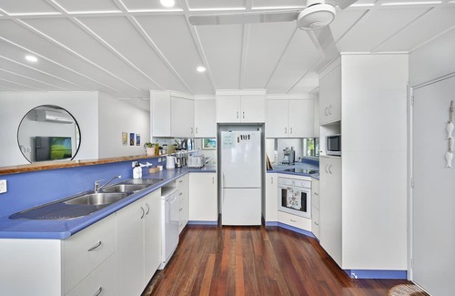 Holloways Beach House | The Beach House @ Holloways