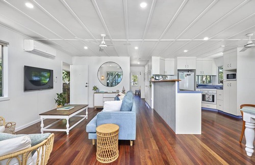 Holloways Beach House | The Beach House @ Holloways