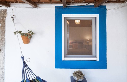 Mafra House | Typical house in Mafra, near the beach. Authentic atmosphere, charming patio.