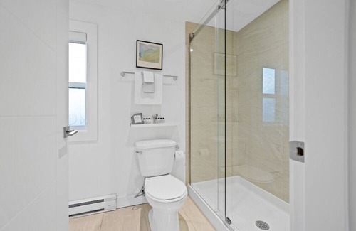 Marpole House | Classic Carriage House in Marpole -NEw