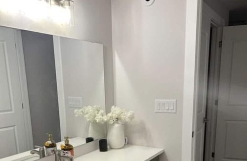 Ingersoll Bed & Breakfast | Beautiful home stay in Ingersoll. One king bed and bathroom.