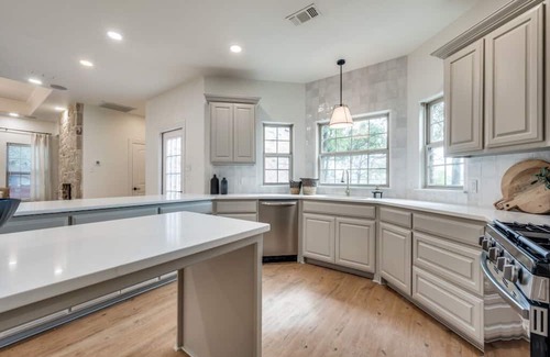 Krugerville House | Gorgeous 4bed/3.5 bath in desirable area of Aubrey! Close to all wedding venues!