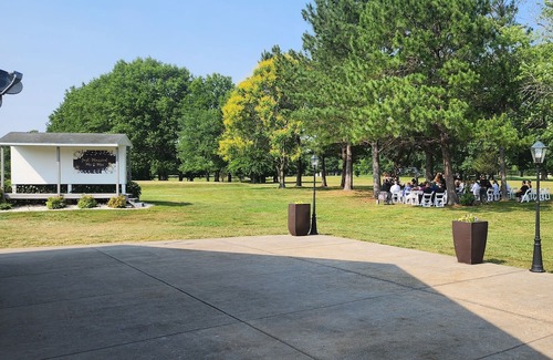 Carbondale RV Rental | Carbondale Campsite Eclipse at the Golf C21