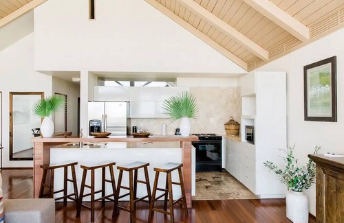 Castroville Apartment | Hillside Boutique Hotel - Luxury Suite, Multiple Beds