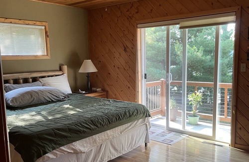 Danbury Cabin | Voyager Village Cabin. Perfect for a family gathering or a golfer's retreat.