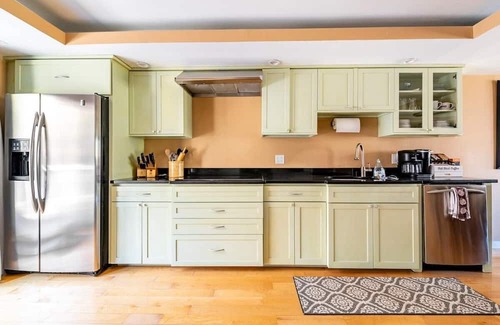 Hunter House | Hunter Haven Retreat! Sleeps 12!